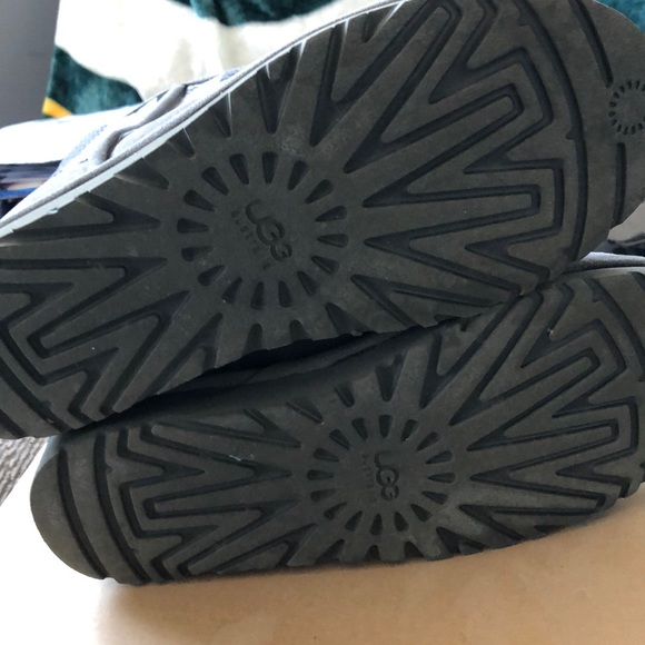 Ugg Australia short woven suede boots size 8 EUC - Picture 7 of 15